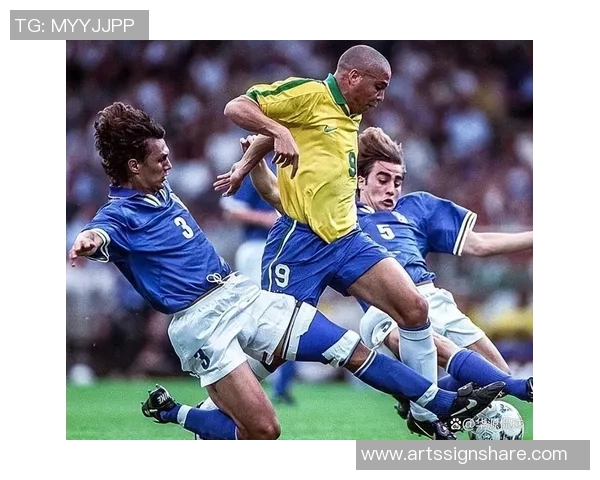 法国足球传奇球星全景盘点与历史辉煌回顾 法国足球传奇球星全景盘点与历史辉煌回顾