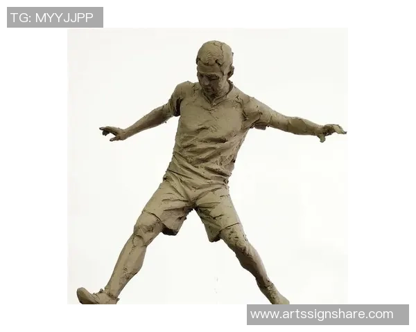 足球球星宇宙探索之旅：从绿茵场到星际辉煌的传奇故事