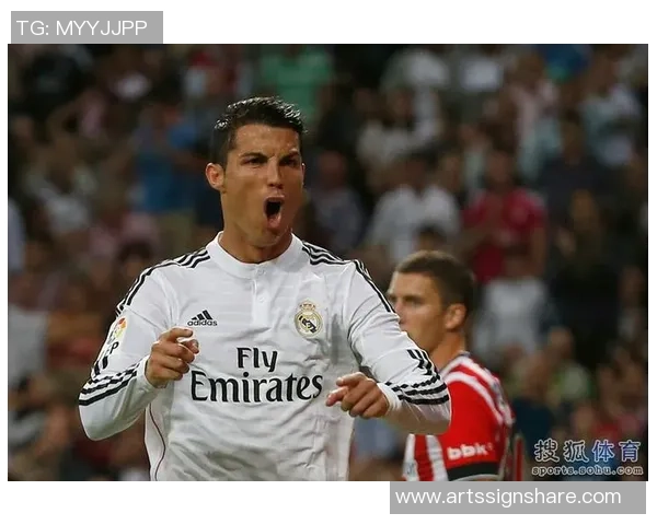 与足球球星击掌瞬间捕捉明星光辉展现热血与荣耀的交汇点