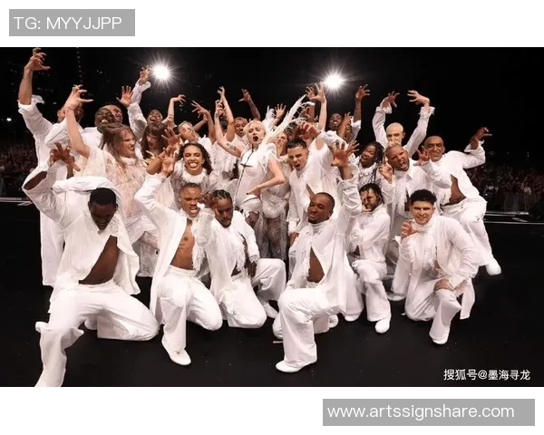 巴西昔日天才球星沦为贩毒主谋从绿茵传奇到黑暗深渊的堕落人生