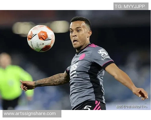 足球球星鸡哥是谁揭秘 他为何成为球迷热议焦点 足球球星鸡哥是谁揭秘 他为何成为球迷热议焦点